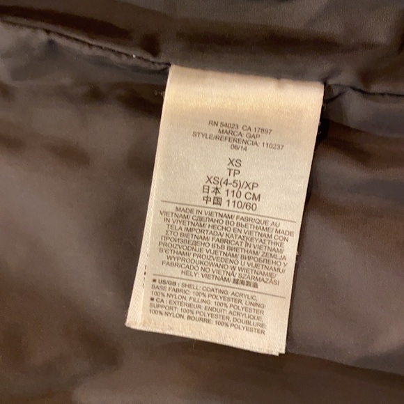 GapKids Quilted Vest - Picture 5 of 7